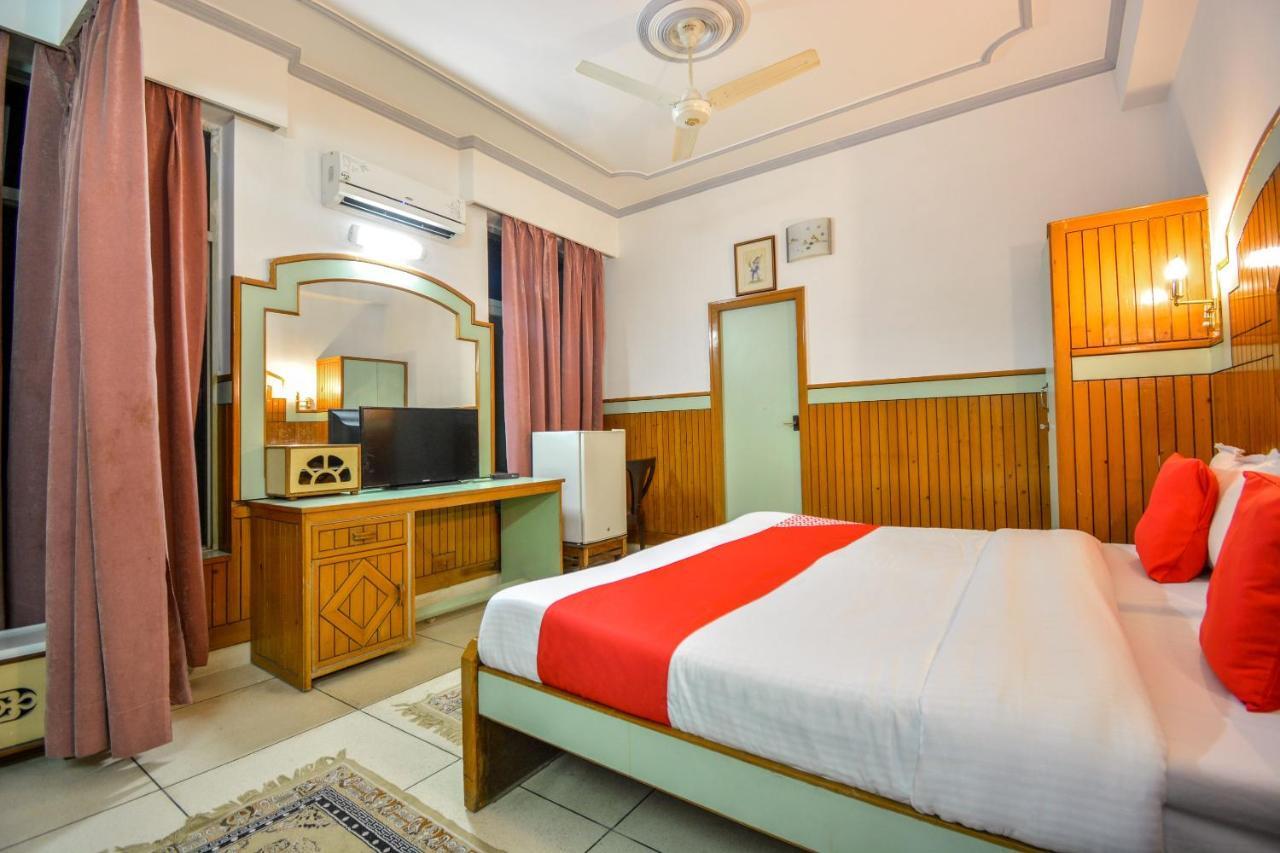 Oyo 46616 Hotel Abhinandan Jind Eksteriør bilde