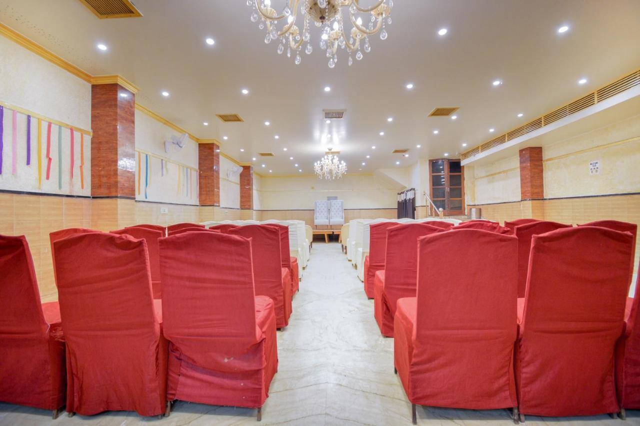 Oyo 46616 Hotel Abhinandan Jind Eksteriør bilde